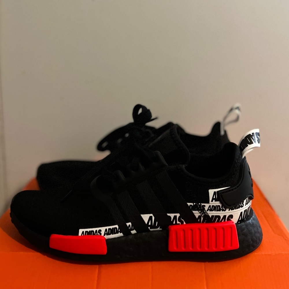 Adidas NMD_R1 Wordmark Heel Stripe "Blk/Solar Red" Sz 7M/8.5W